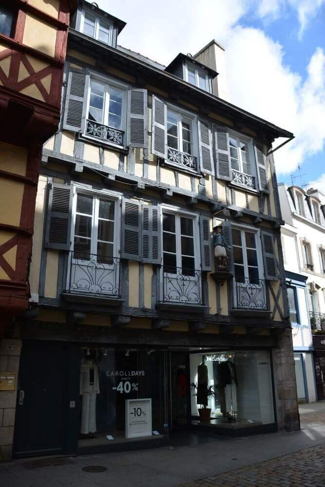 Maison proche du salon de coiffure GLV
