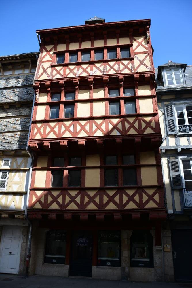 Maison proche du salon de coiffure GLV